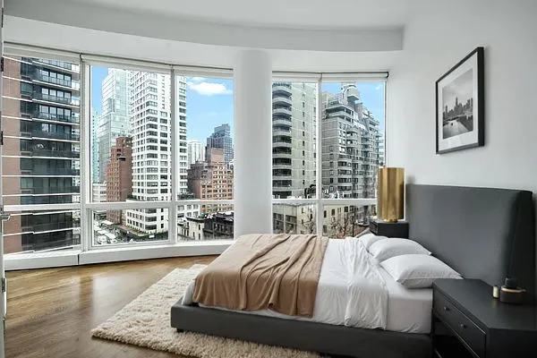 $8,200 | 250 East 49th Street, Unit 8C | Midtown East