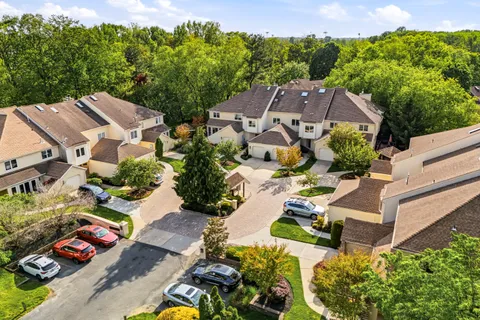 Contact Agent | Chanticleer, Cherry Hill, NJ 08003