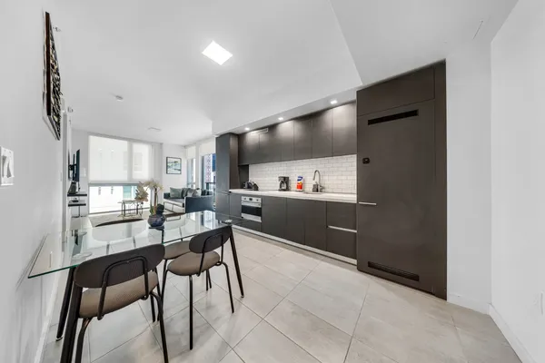 $400,000 | 227 Northeast 2nd Street, Unit 1909, Miami, FL 33132
