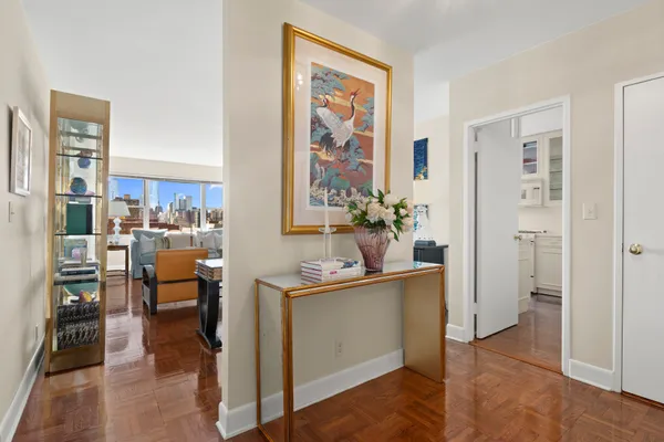 $3,695,000 | 20 East 9th Street, Unit 20F | Greenwich Village