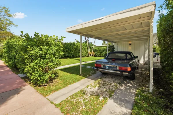 $9,500 | 725 West 51st Street, Miami Beach, FL 33140