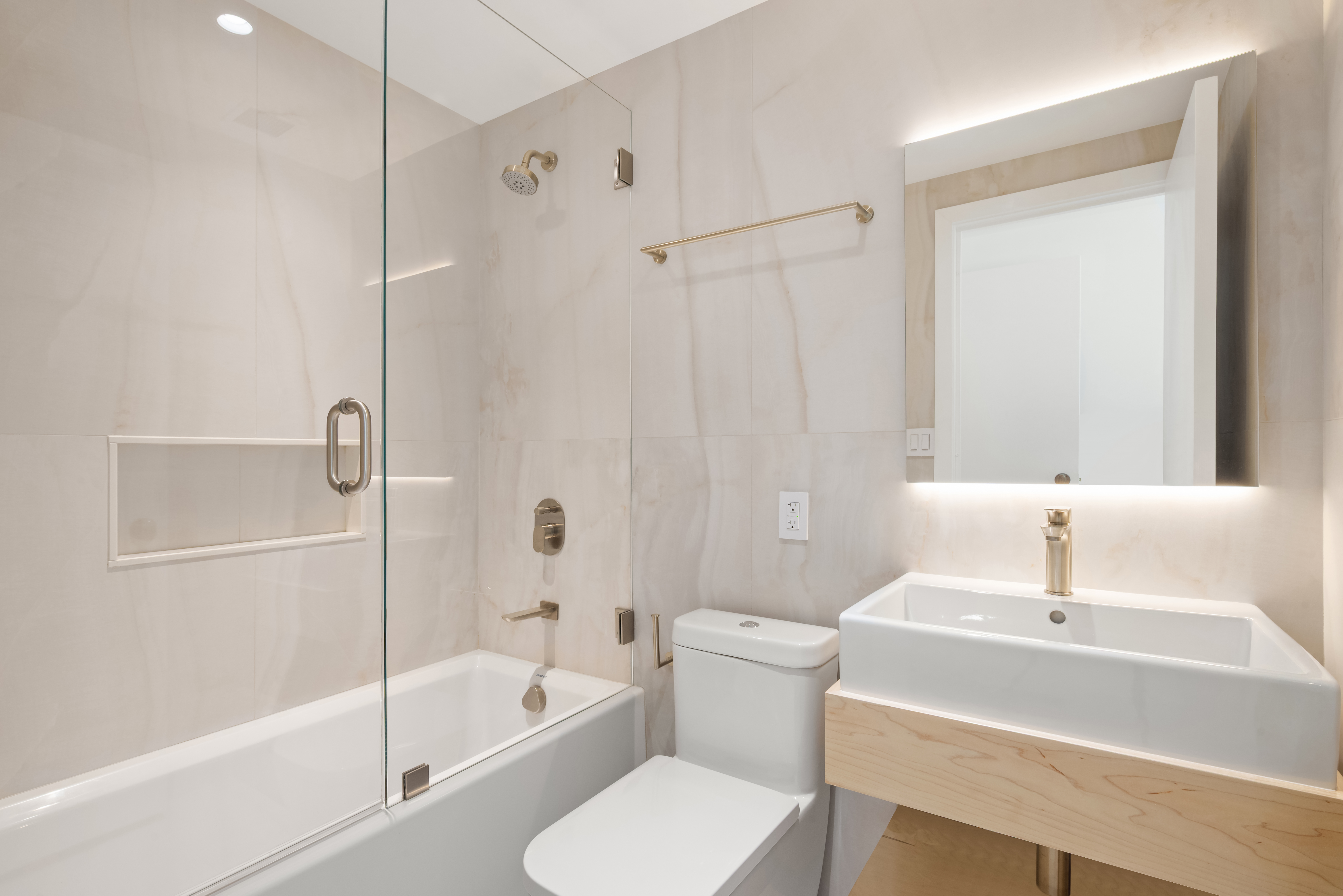 106 Central Park South, Unit 26A Manhattan, NY 10019 - Photo 12 of 16 Gallery Image 12