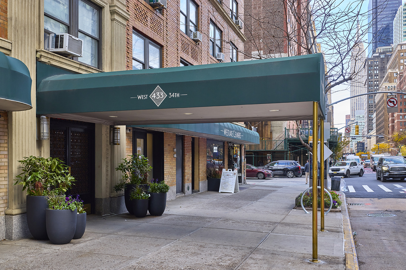 433 West 34th Street, Unit 7B Manhattan, NY 10001 - Photo 12 of 13 a view of a building with sitting area