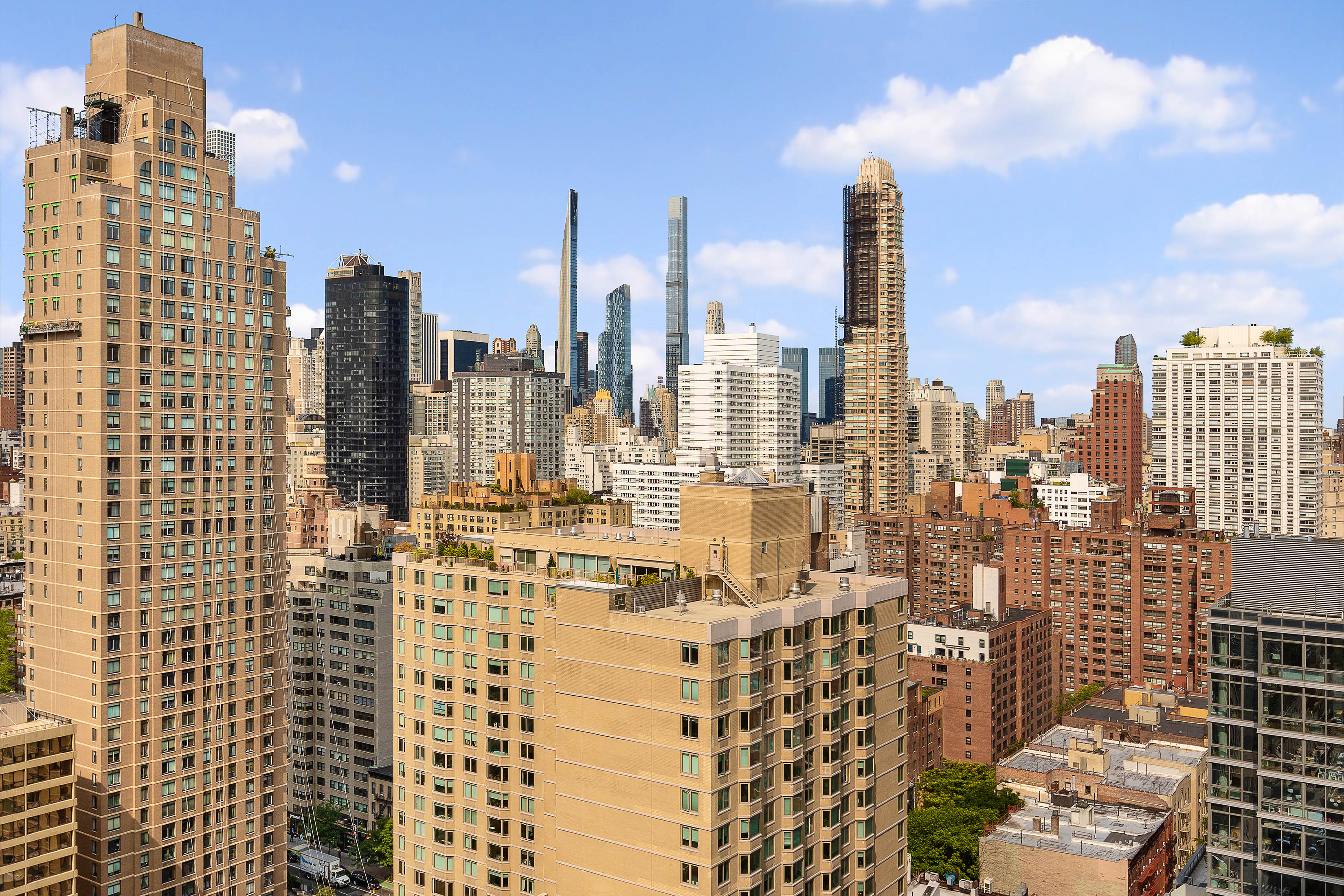 422 East 72nd Street, Unit 27C Manhattan, NY 10021 - Photo 6 of 25 a view of a city with tall buildings