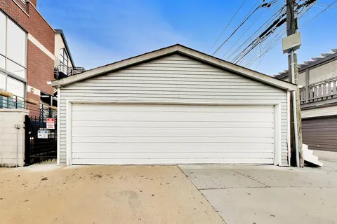 $750,000 | 1086 North Paulina Street, Unit B, Chicago, IL 60622