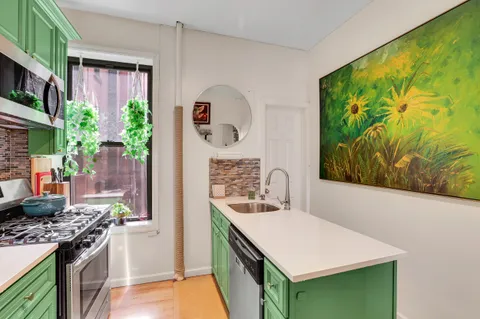$649,000 | 242 West 104th Street, Unit 4EF | Upper West Side