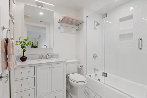 $825,000 | 2516 Q Street Northwest, Unit E201, Washington, DC 20007