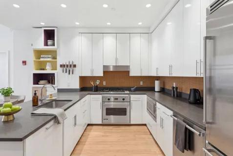 $1,500,000 | 1 Hanson Place, Unit 18L | Fort Greene