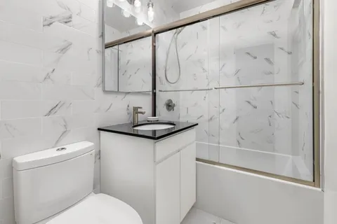 $750,000 | 40 Sutton Place, Unit 4J | Sutton Place