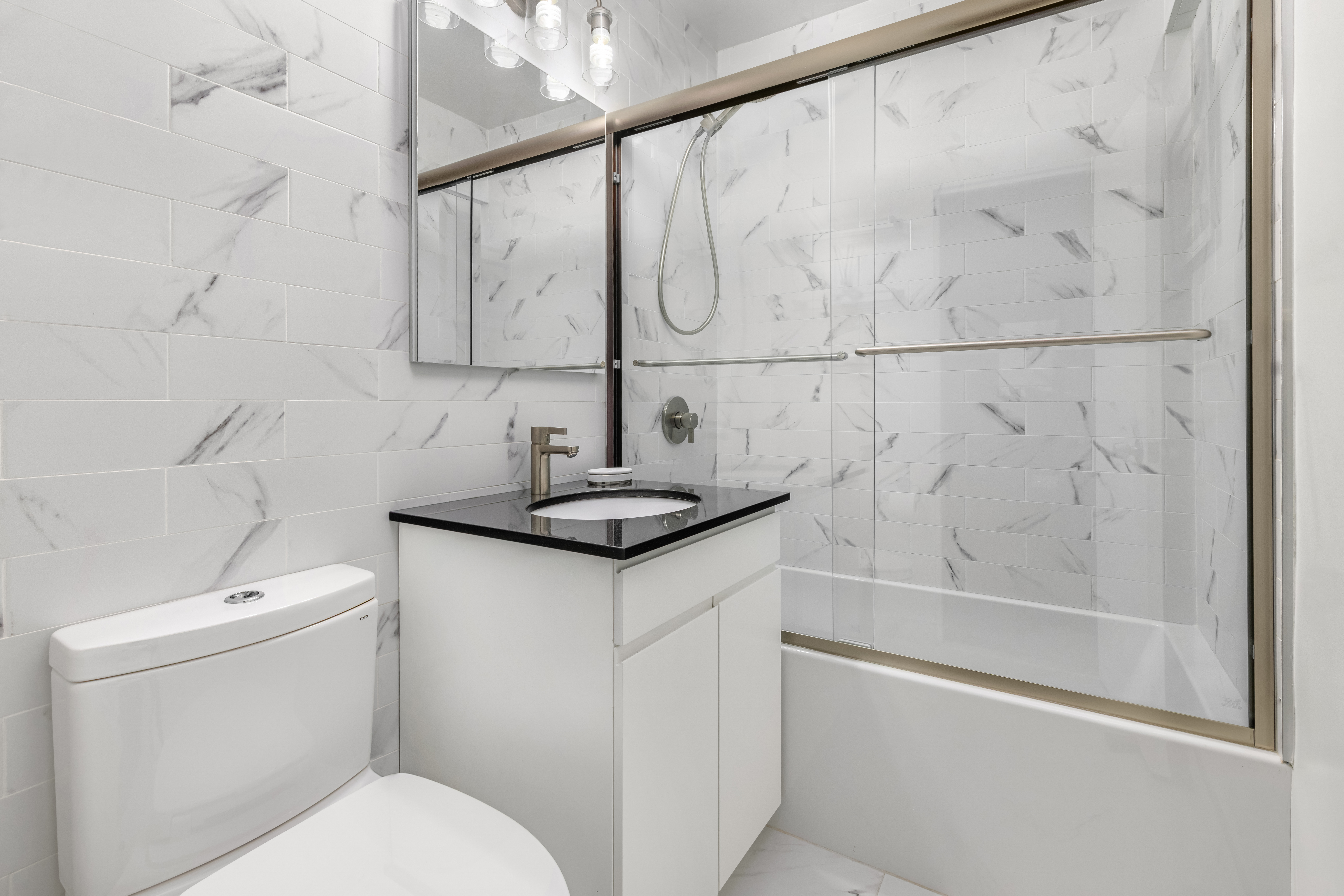 40 Sutton Place, Unit 4J Manhattan, NY 10022 - Photo 5 of 8