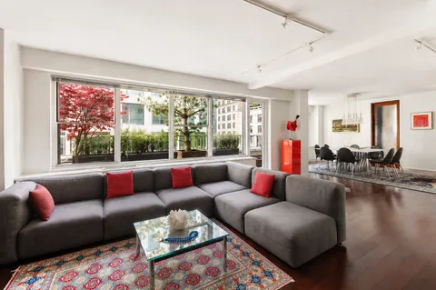 $2,495,000 | 136 East 56th Street, Unit 11CD | Midtown East
