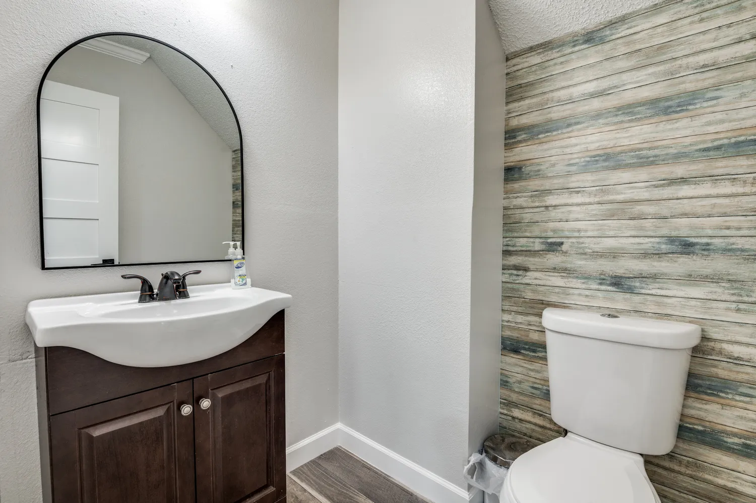 $399,990 | 1017 Meadow Creek Drive, Lancaster, TX 75146