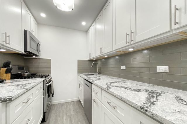 $1,278,888 | 330 East 33rd Street, Unit 20L | Kips Bay