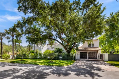 $8,200,000 | 6864 Southwest 68th Street, South Miami, FL 33143