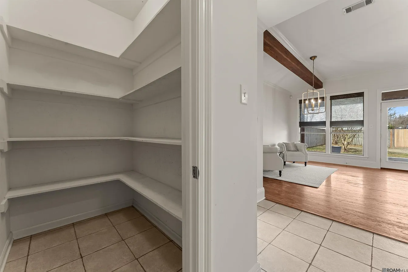 10121 Springpark Avenue Baton Rouge, LA 70810 - Photo 9 of 24