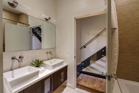 $1,199,999 | 227 West George Street, Philadelphia, PA 19123