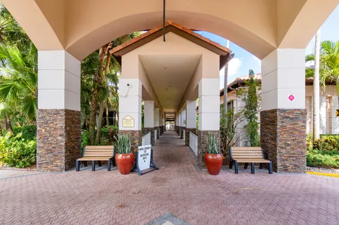 $969,000 | 20317 Hacienda Court, Boca Raton, FL 33498