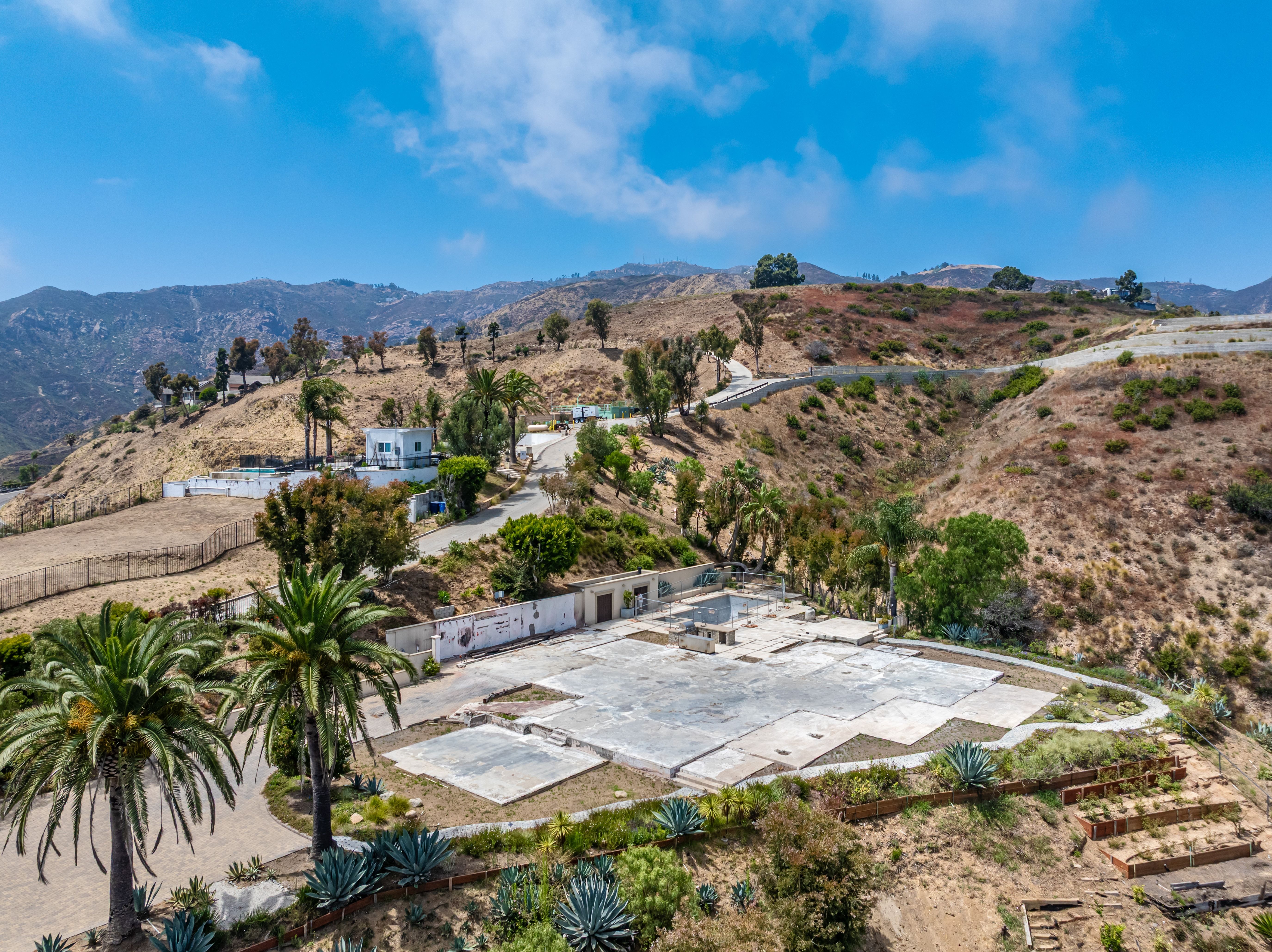 3140 Sumac Ridge Road Malibu, CA 90265 - Photo 13 of 15
