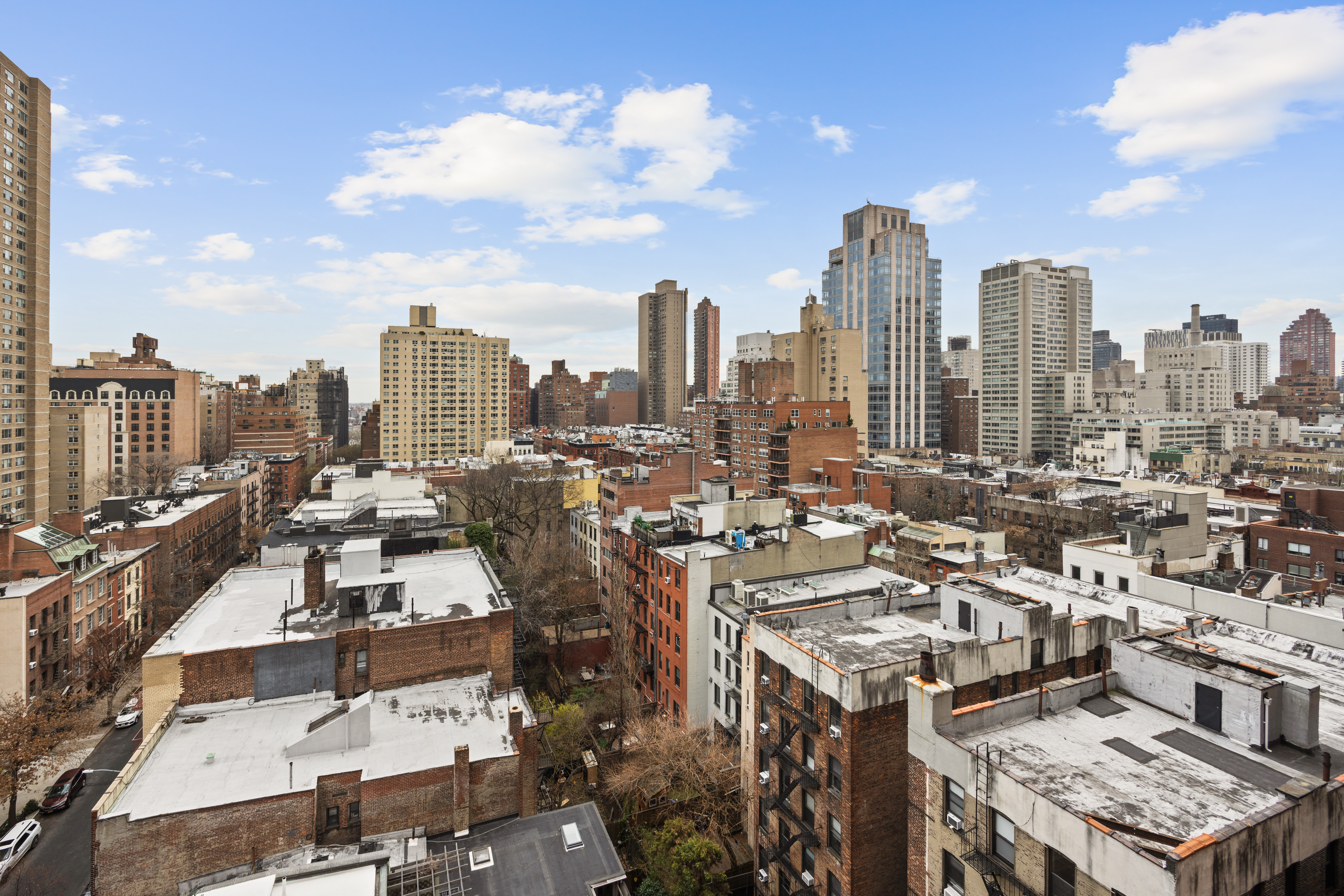 400 East 85th Street, Unit 14A Manhattan, NY 10028 - Photo 7 of 8 a view of a city with tall buildings