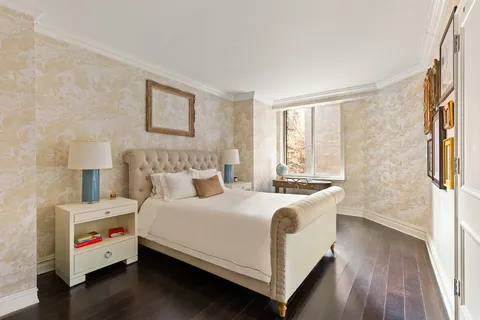 $2,295,000 | 90 East End Avenue, Unit 4B | Upper East Side