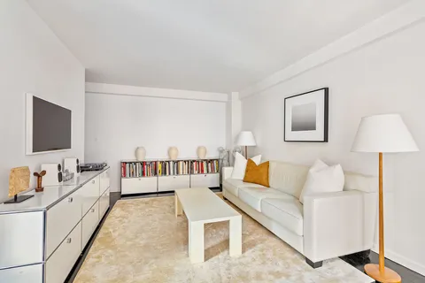 $799,000 | 185 Clinton Avenue, Unit 6E | Clinton Hill