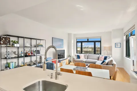$1,950,000 | 11-02 49th Avenue, Unit 4H | Long Island City
