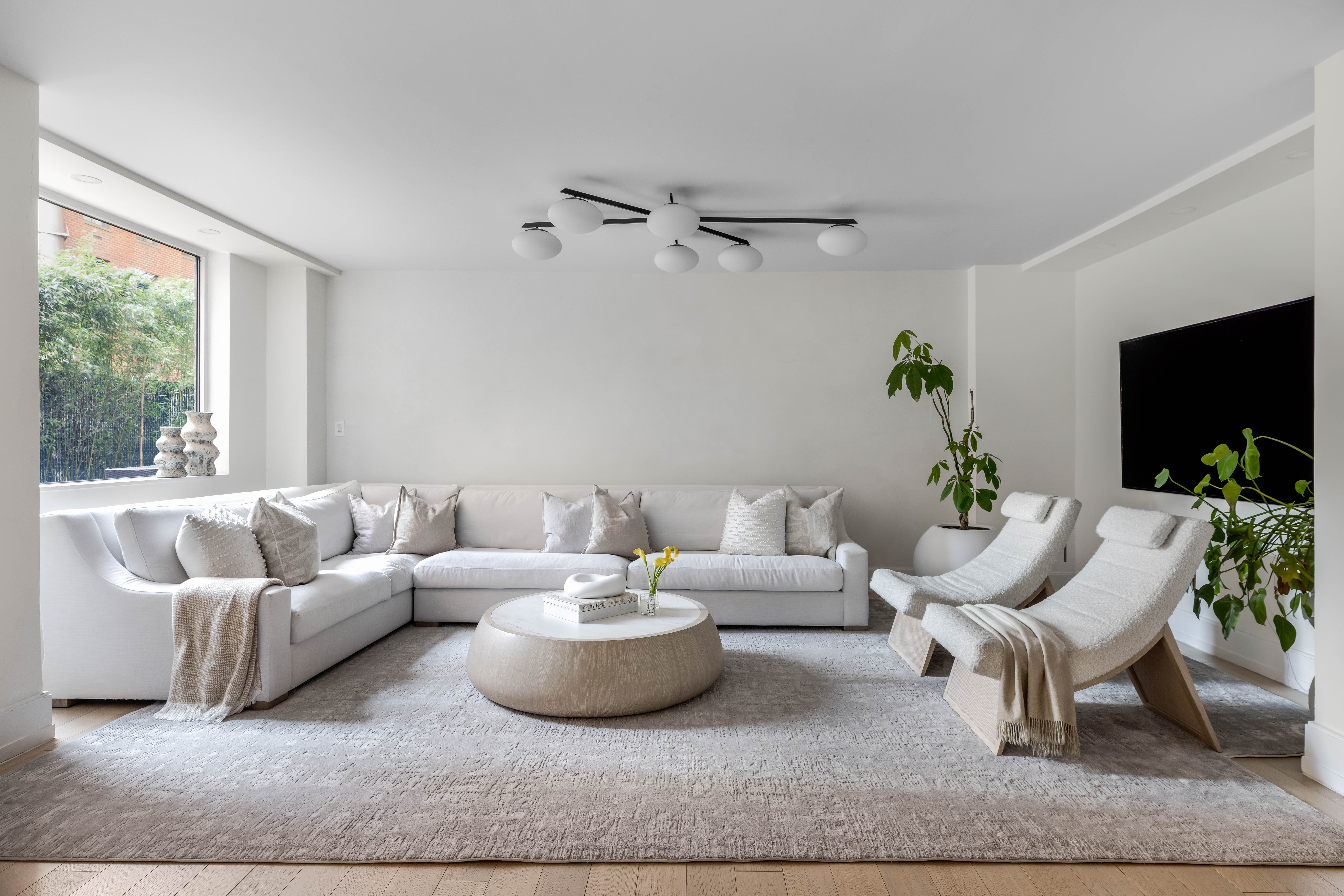 501 East 79th Street, Unit 2EF Manhattan, NY 10075 - Photo 1 of 27 Gallery Image 1