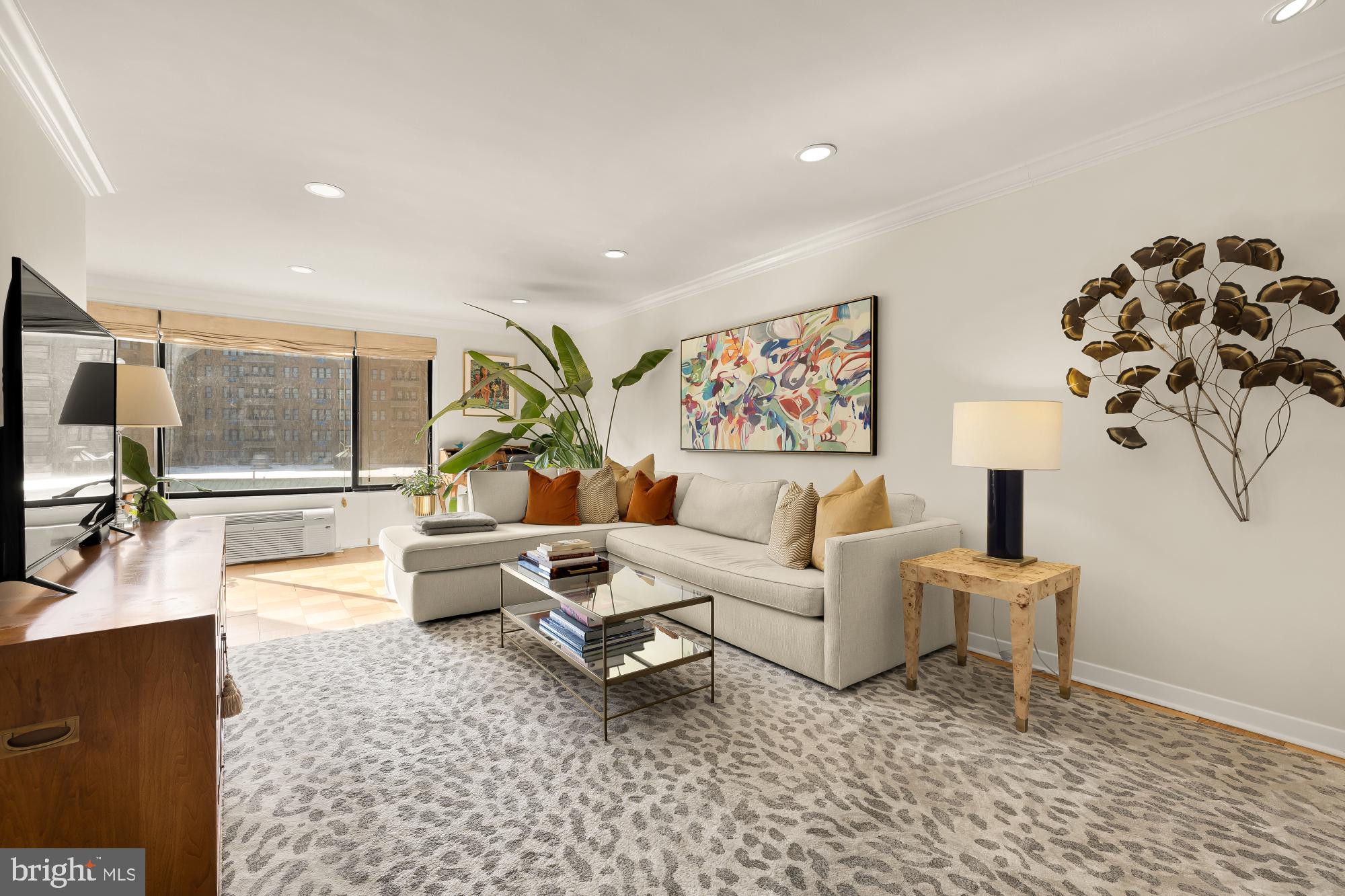 2501 Calvert Street Northwest, Unit 308 Washington, DC 20008 - Photo 4 of 22
