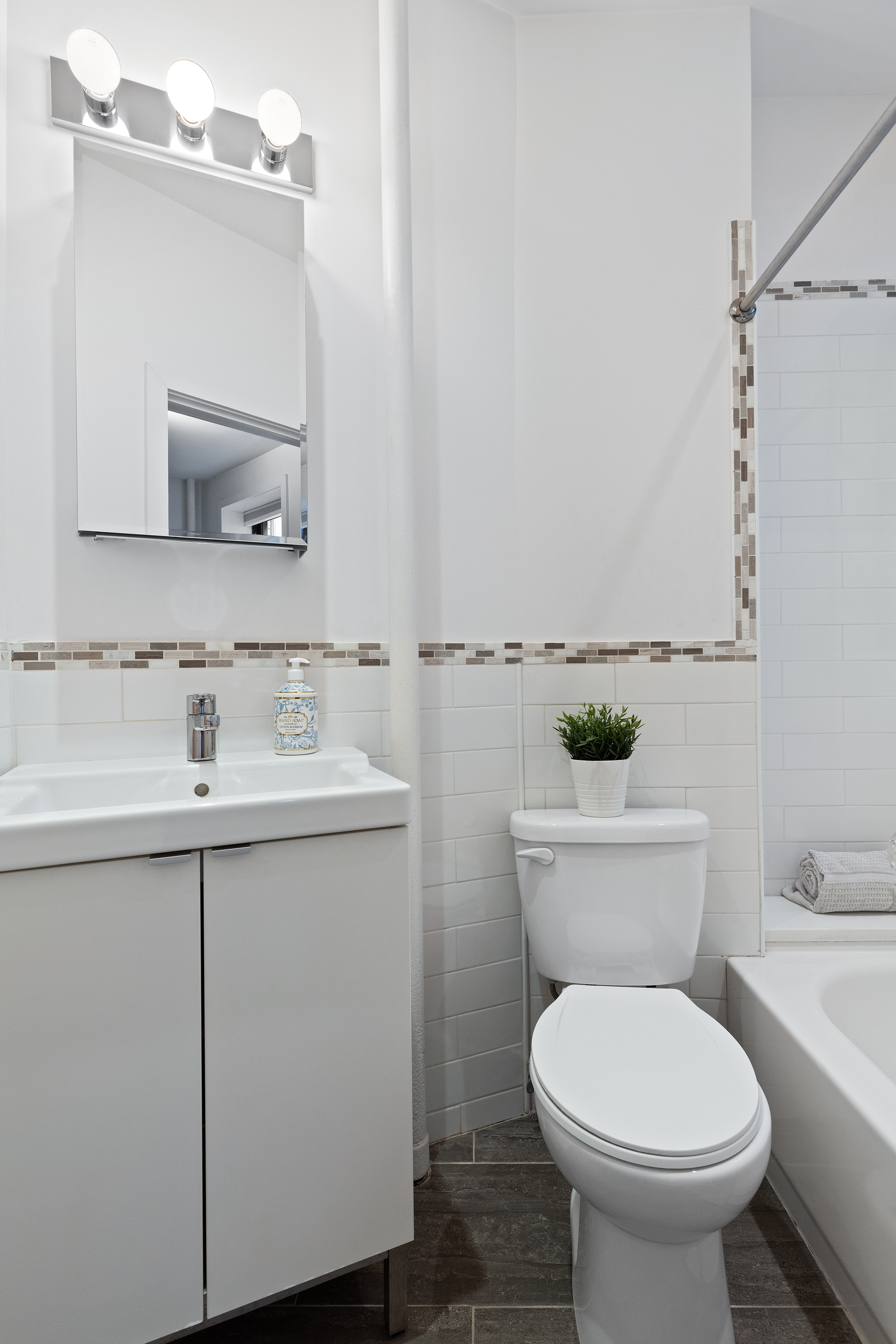 400 Lincoln Place, Unit 2F Brooklyn, NY 11238 - Photo 5 of 9