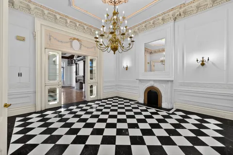 $12,500,000 | 132 Remsen Street, Unit 4 | Brooklyn Heights