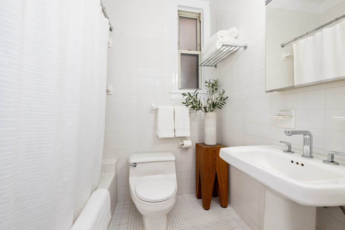 285 Riverside Drive, Unit 1E Manhattan, NY 10025 - Photo 8 of 11