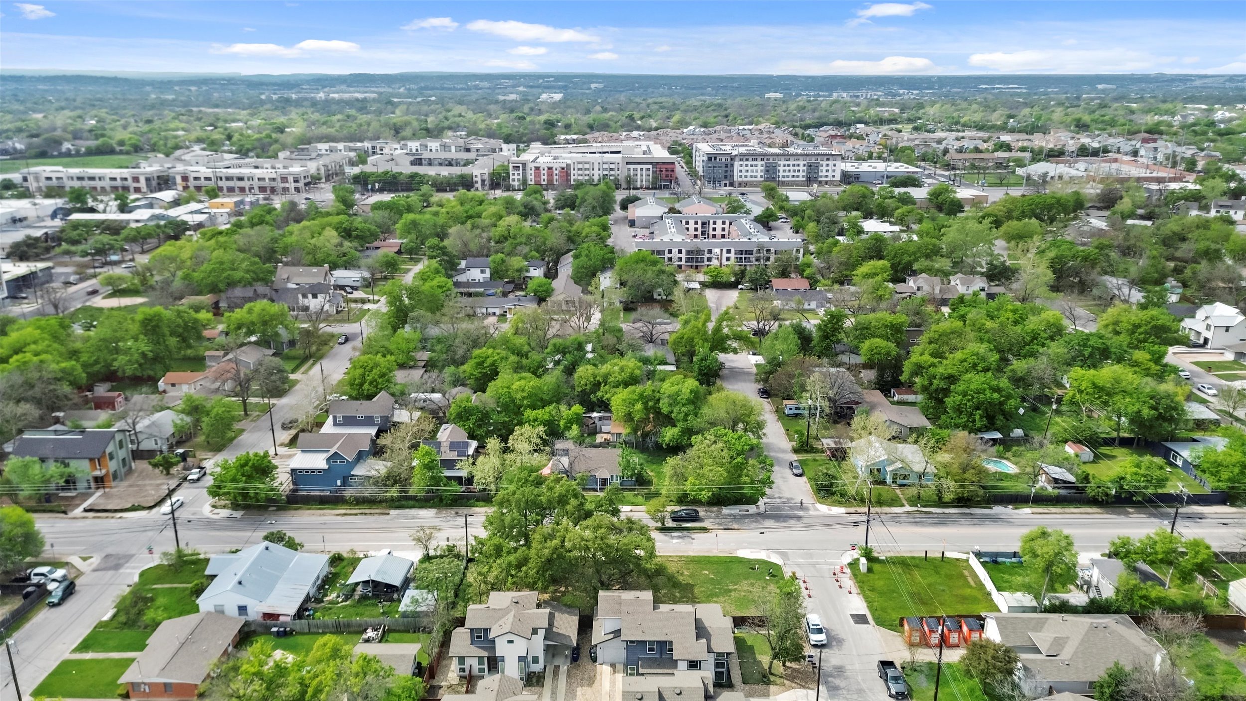 513 West Croslin Street, Unit A Austin, TX 78752 - Photo 30 of 39 an aerial view of multiple house