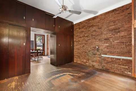 a view of livingroom with dining area