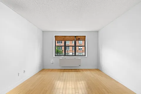 $720,000 | 516 West 47th Street, Unit S3E | Hell's Kitchen