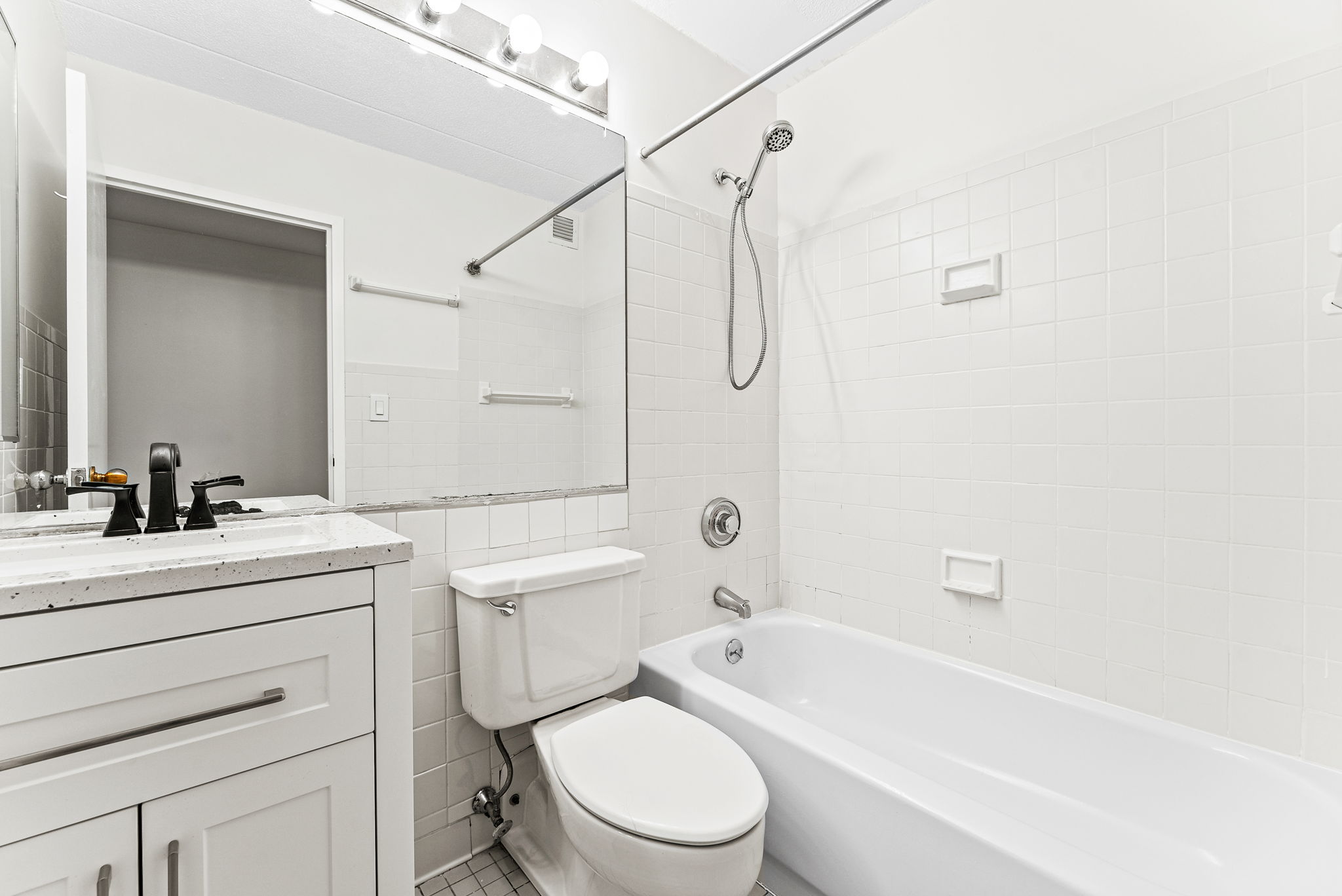 301 West 110th Street, Unit 2L Manhattan, NY 10026 - Photo 6 of 13