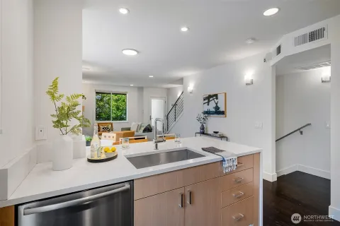 $1,150,000 | 307 14th Avenue East, Unit B, Seattle, WA 98112