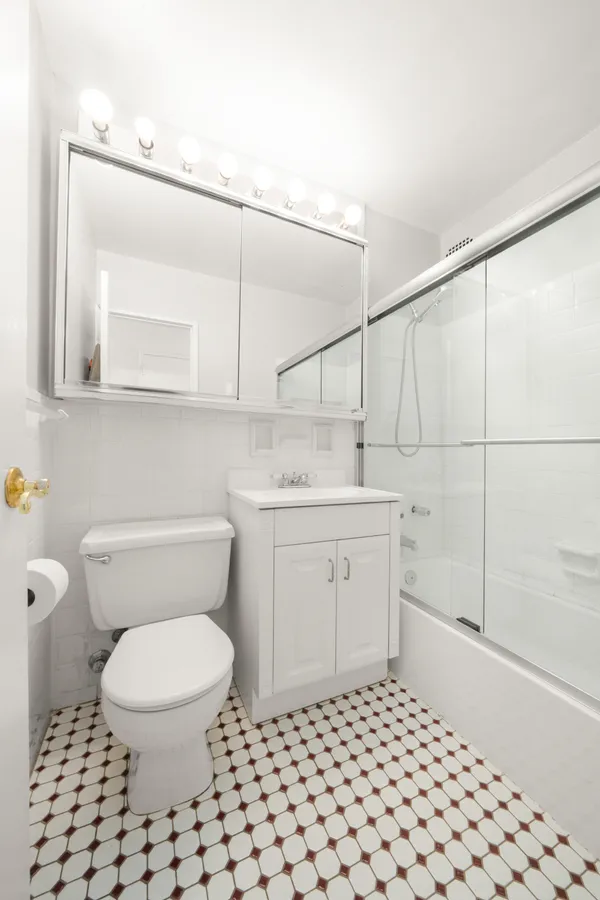 $4,250 | 201 West 21st Street, Unit 5E | Chelsea