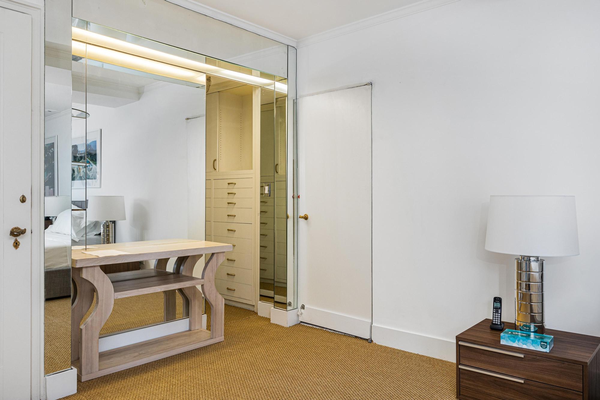 111 East 56th Street, Unit 2100 Manhattan, NY 10022 - Photo 35 of 45
