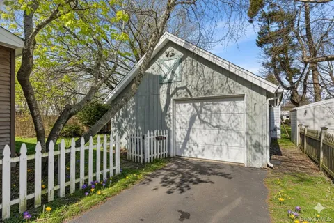 $775,000 | 5 Fenwick Street, Greenlawn, NY 11740