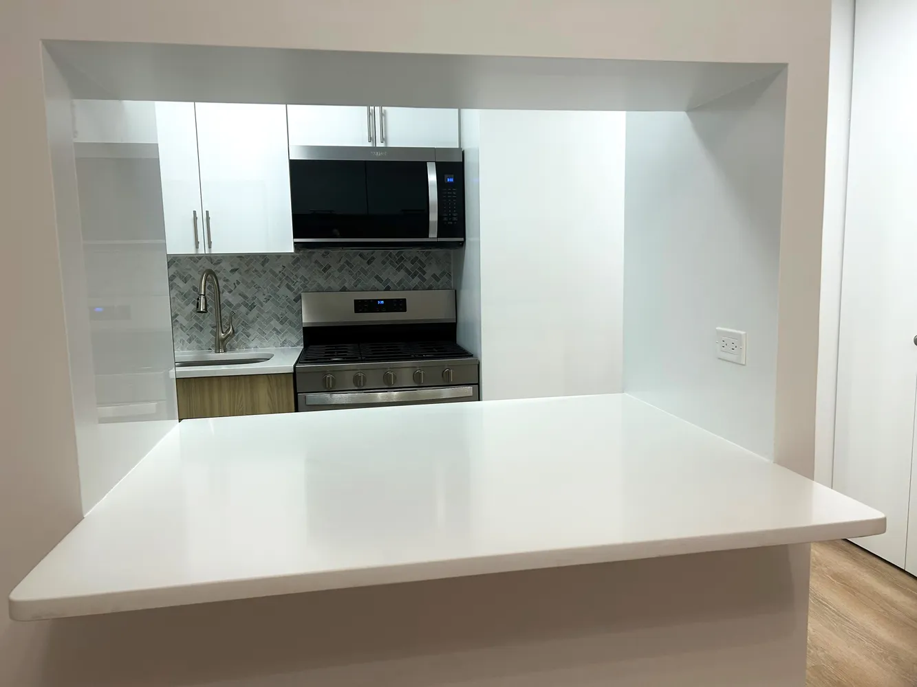 $999,000 | 400 East 54th Street, Unit 8A | Sutton Place