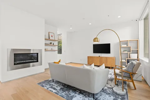 $1,262,500 | East 1st Street, Boston, MA 02127