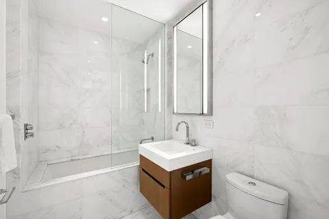 $3,395,000 | 1 West End Avenue, Unit 26G | Upper West Side