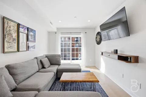 $699,000 | 23-23 30th Road, Unit 3A | Astoria