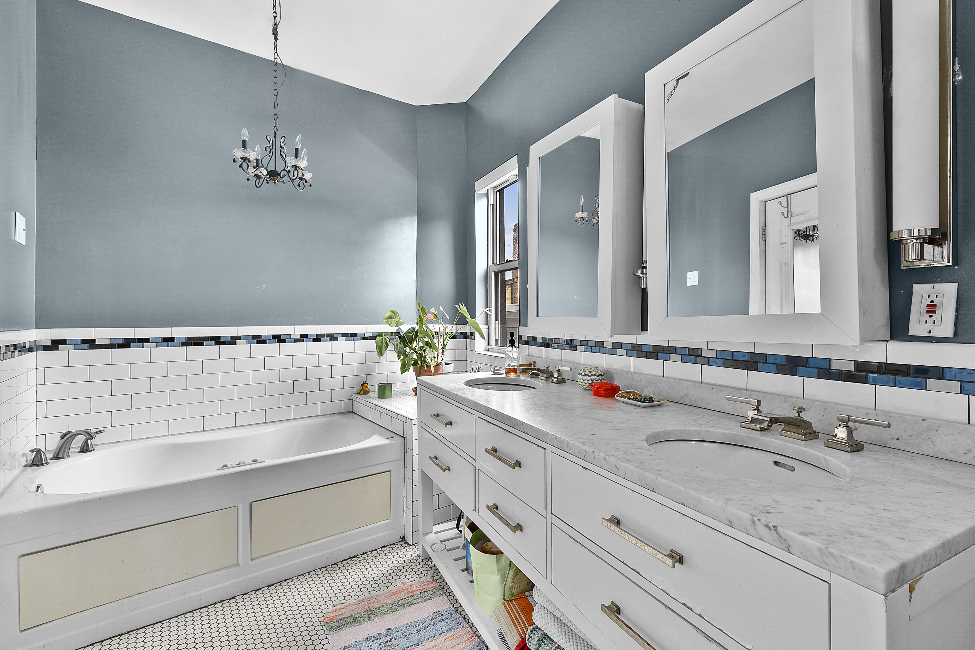 10 Orient Avenue Brooklyn, NY 11211 - Photo 4 of 16