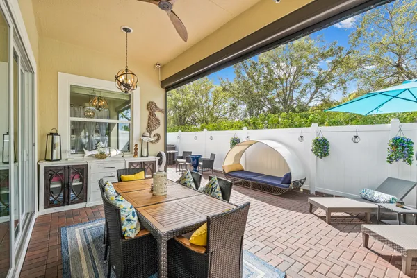 $640,000 | 4245 Diamond Square, Vero Beach, FL 32967