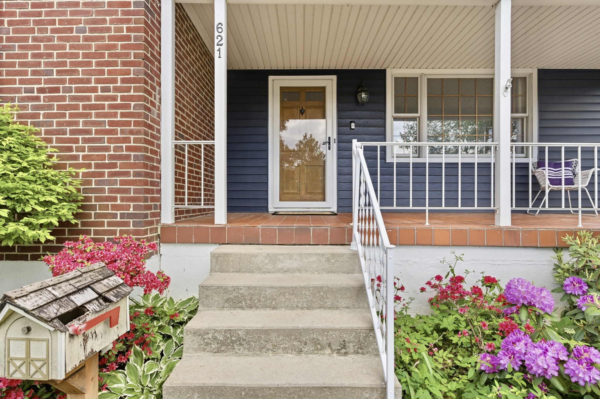621 Woodsdale Road Baltimore, MD 21228 - Photo 3 of 60