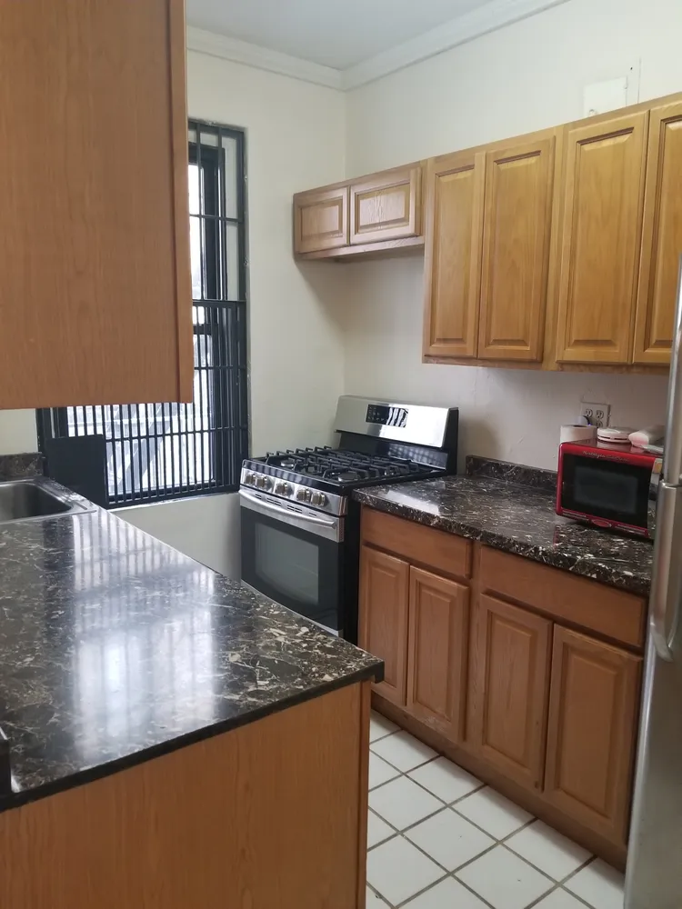 $2,750 | 21-57 33rd Street, Unit 3H | Astoria