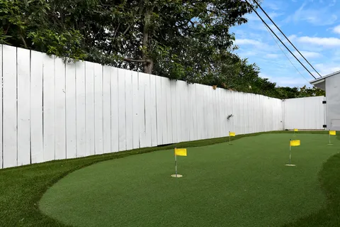 $2,599,000 | 4053 Harclare Lane, Encino, CA 91436