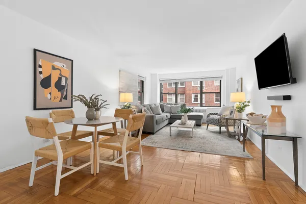 $595,000 | 420 East 55th Street, Unit 9L | Sutton Place