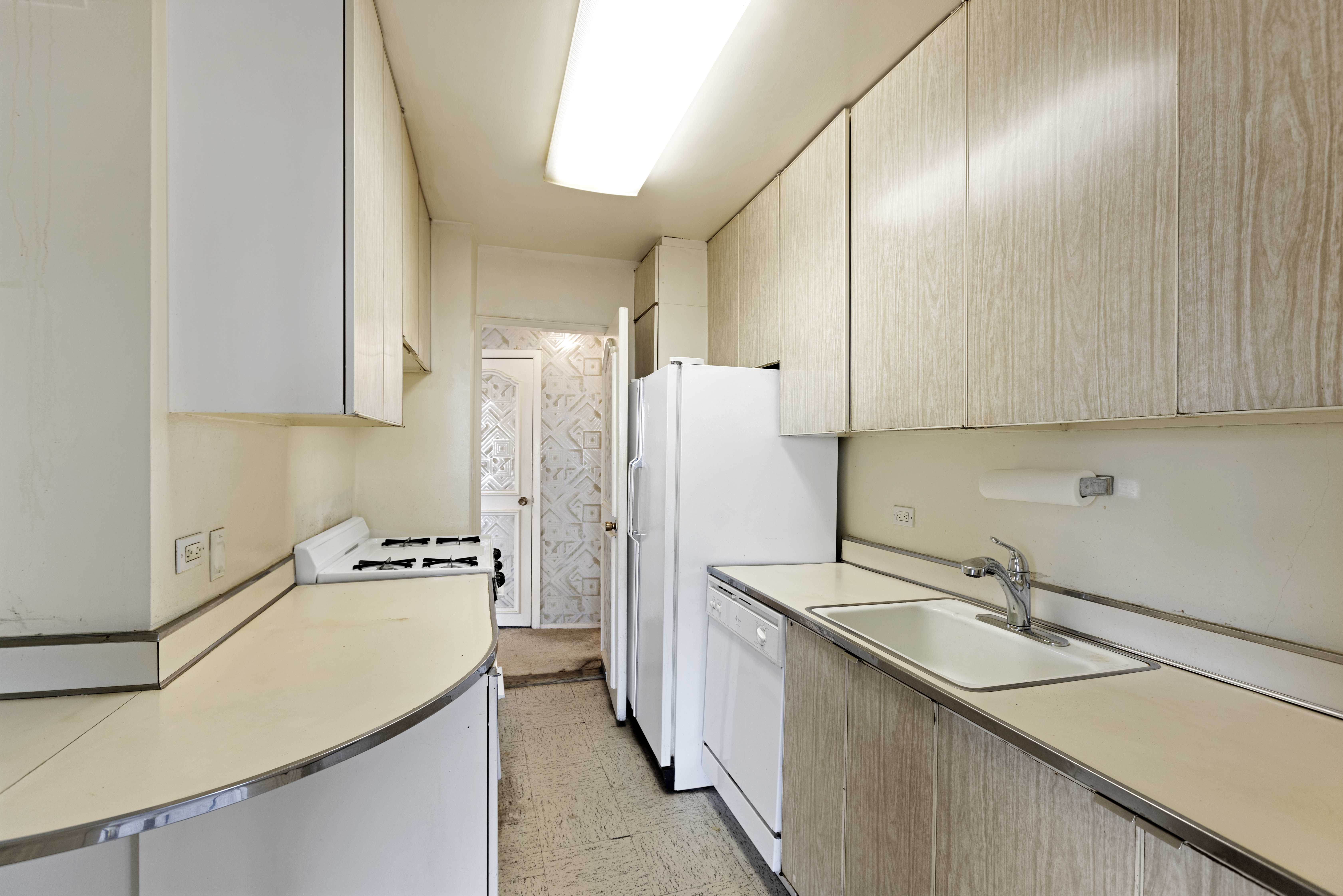 200 Central Park South, Unit 16B Manhattan, NY 10019 - Photo 9 of 15